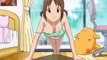 Sexy anime gal Hinako and her daily workout on the floor