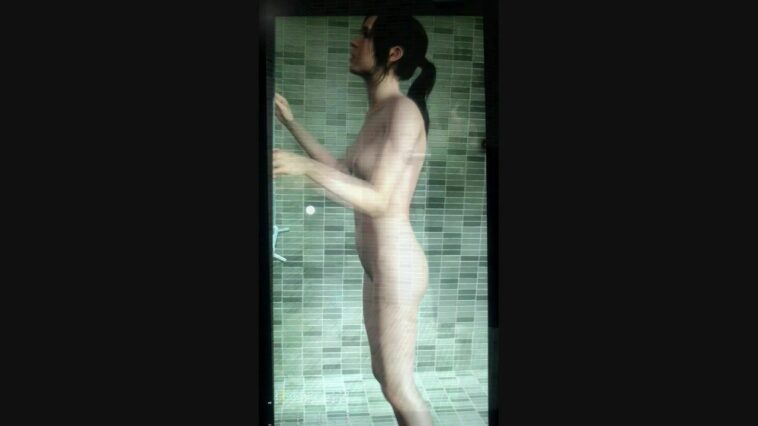 Natural 3D senorita washes her body under the shower